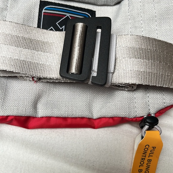 Nathan Run Away Fanny Pack - Picture 3 of 6